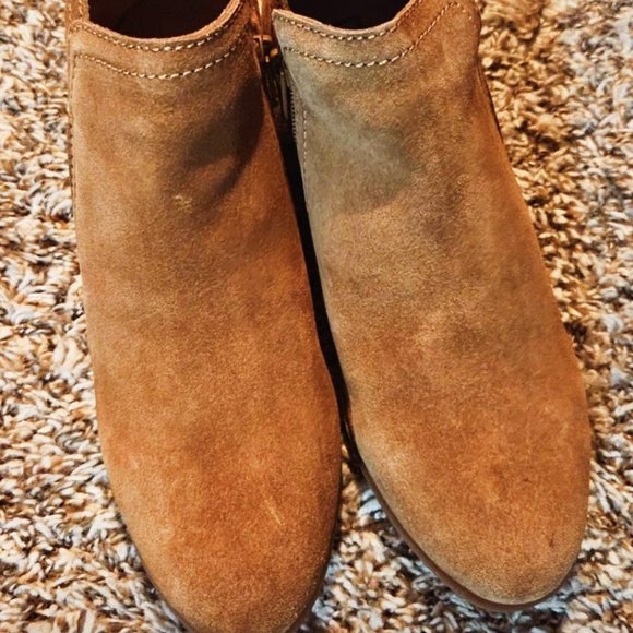 Brand New Diba Tan Suede Leather Ankle Booties in Size US 8.5, never worn main image 5